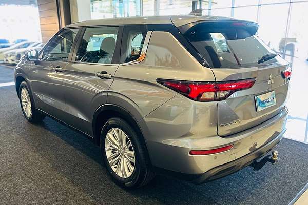 2023 Mitsubishi Outlander ES ZM