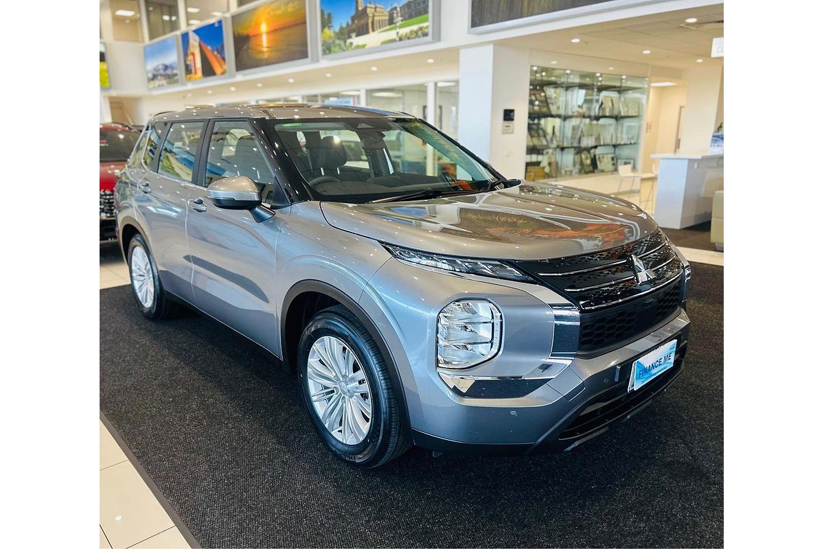 2023 Mitsubishi Outlander ES ZM