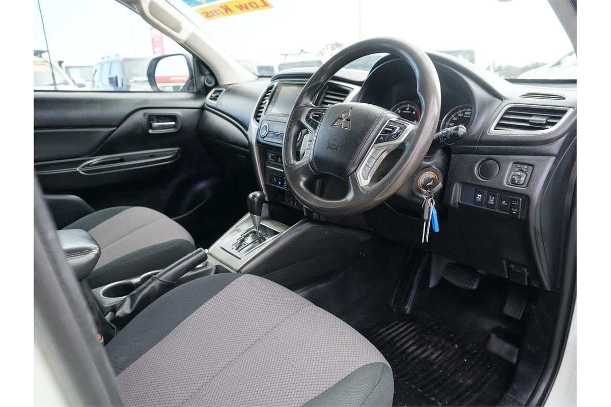 2022 Mitsubishi Triton GLX+ MR 4X4