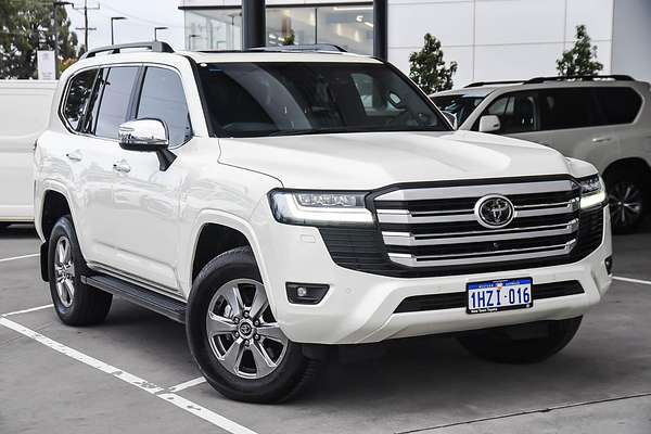 2023 Toyota Landcruiser Sahara FJA300R