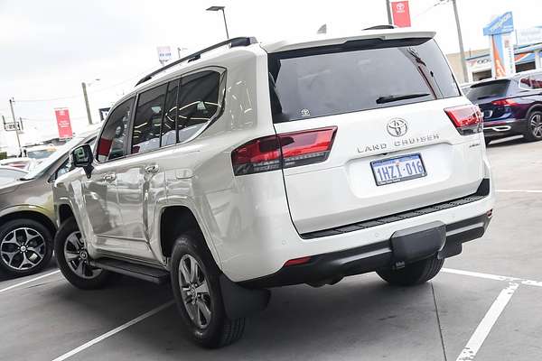 2023 Toyota Landcruiser Sahara FJA300R