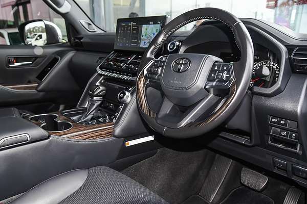 2023 Toyota Landcruiser Sahara FJA300R