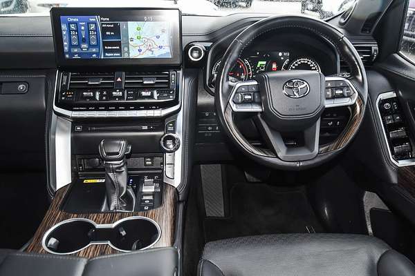2023 Toyota Landcruiser Sahara FJA300R
