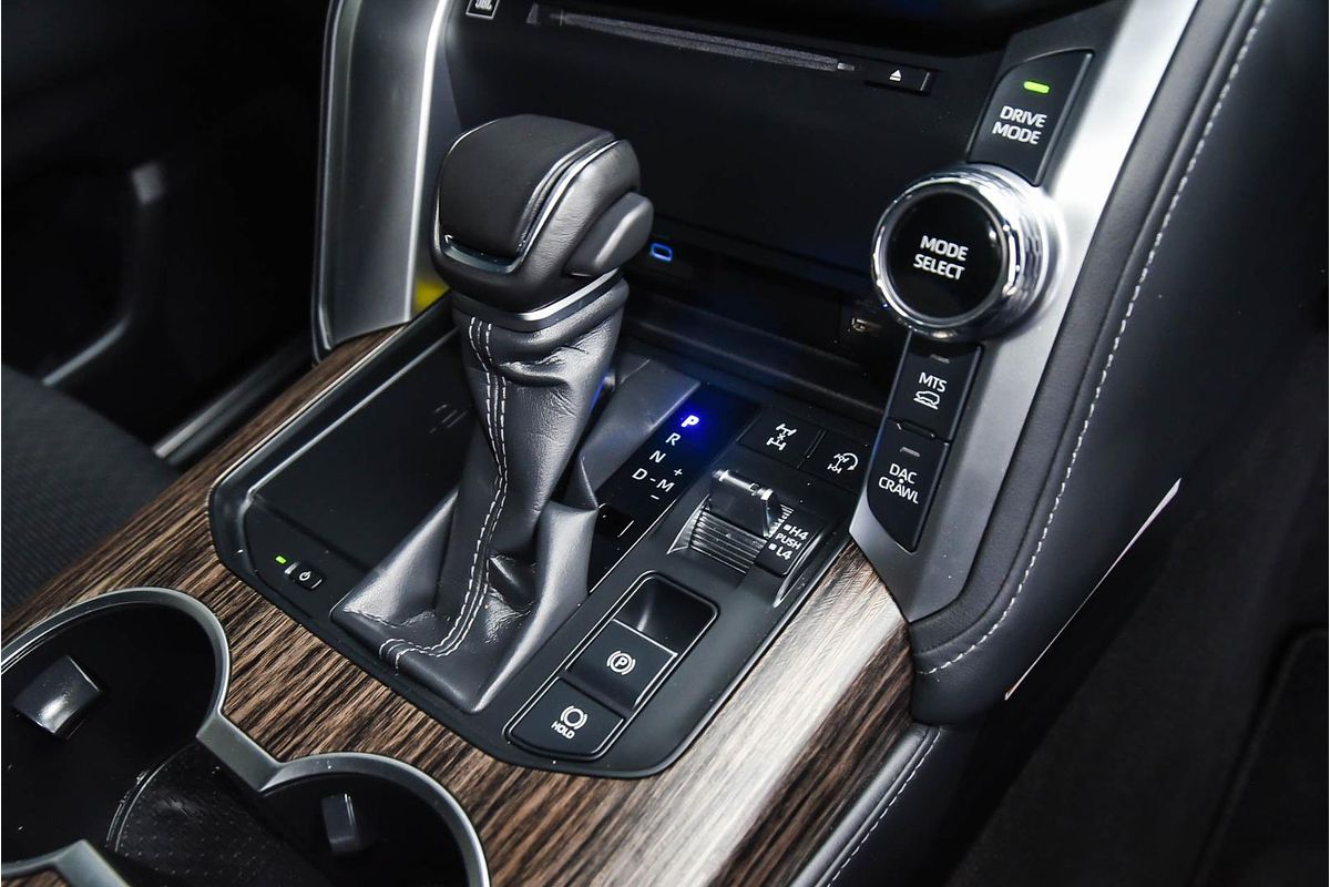 2023 Toyota Landcruiser Sahara FJA300R