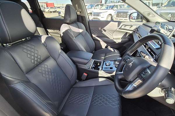 2024 Mitsubishi Outlander PHEV GSR ZM