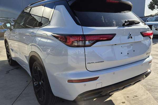 2024 Mitsubishi Outlander PHEV GSR ZM