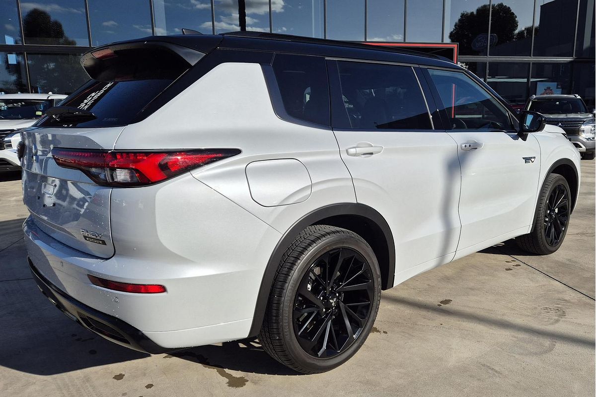 2024 Mitsubishi Outlander PHEV GSR ZM