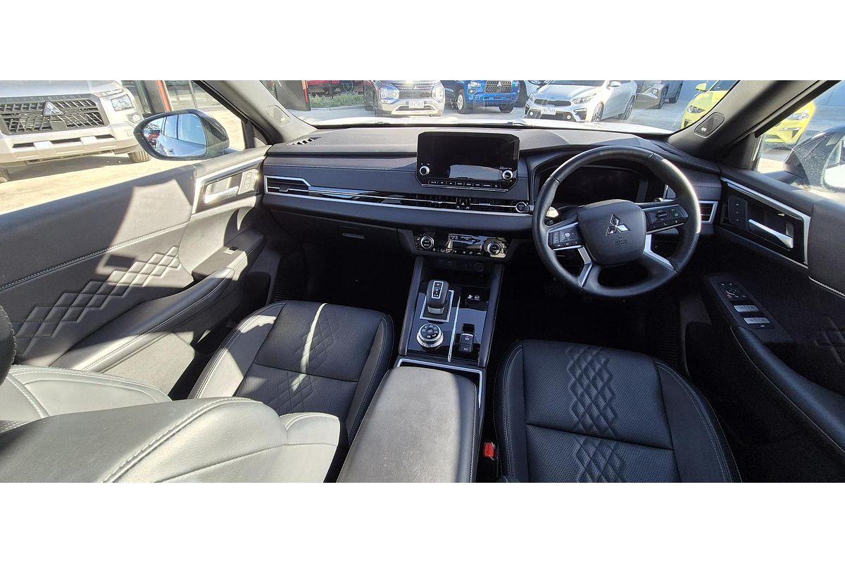 2024 Mitsubishi Outlander PHEV GSR ZM