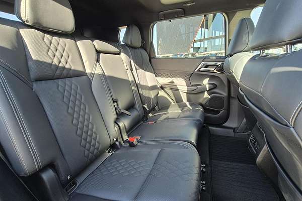 2024 Mitsubishi Outlander PHEV GSR ZM