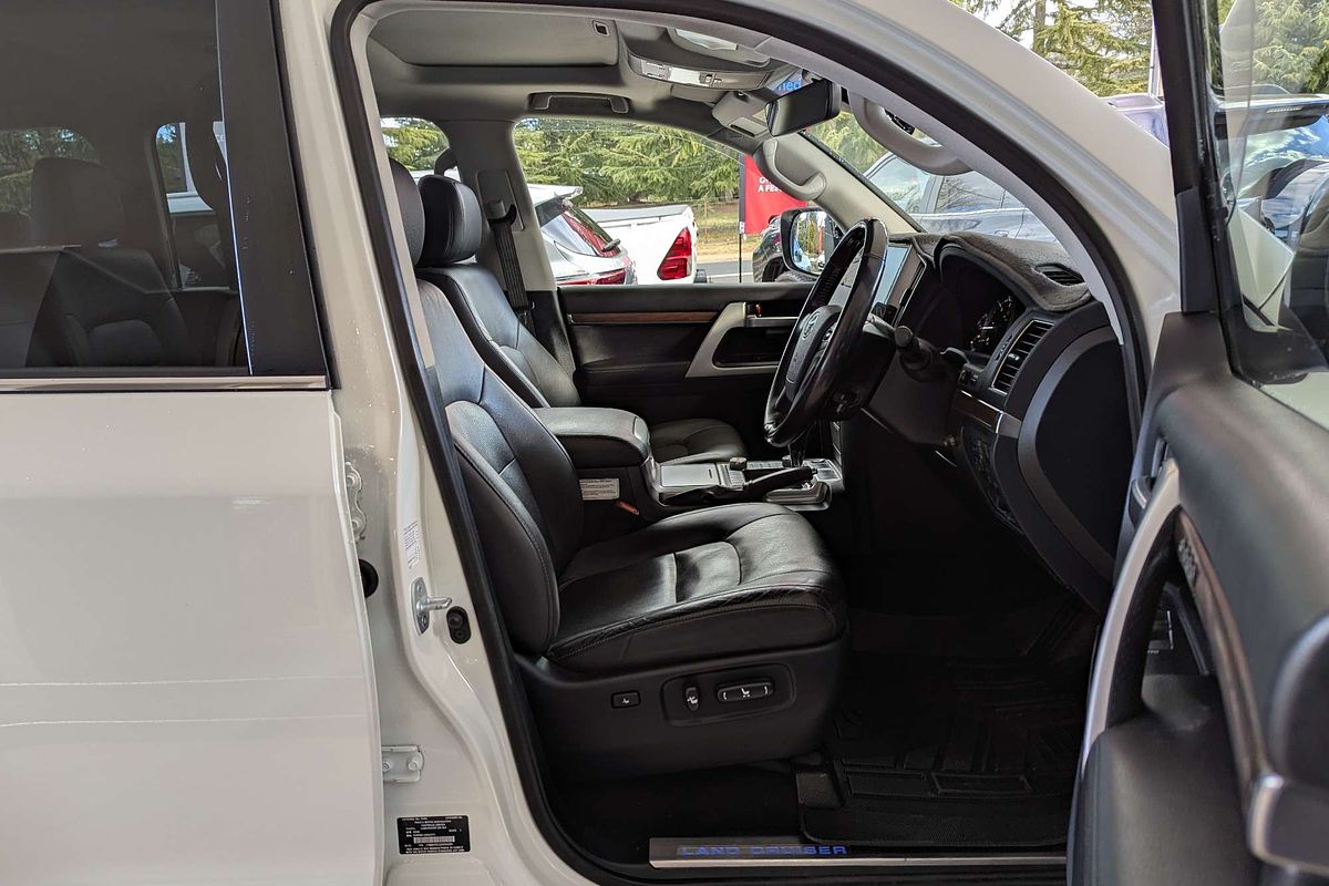 2021 Toyota Landcruiser Sahara VDJ200R