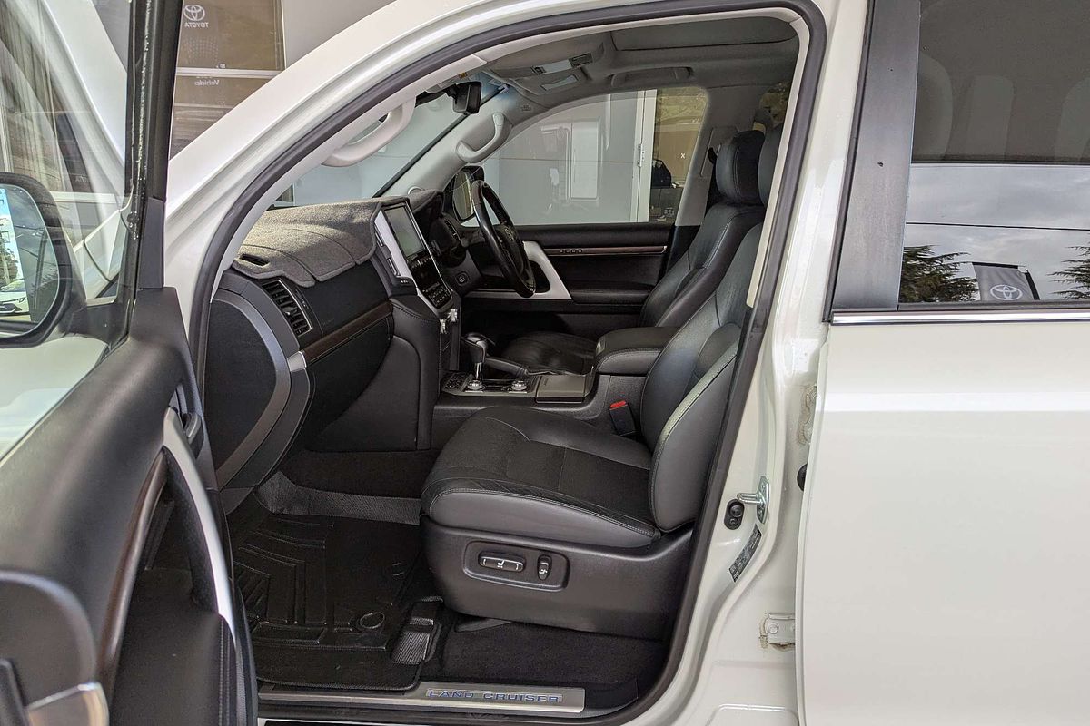2021 Toyota Landcruiser Sahara VDJ200R