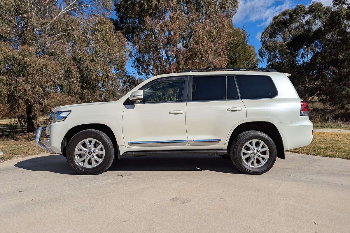 2021 Toyota Landcruiser Sahara VDJ200R