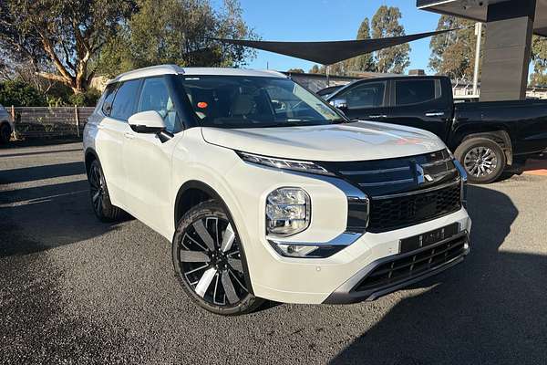 2025 Mitsubishi Outlander Exceed ZM