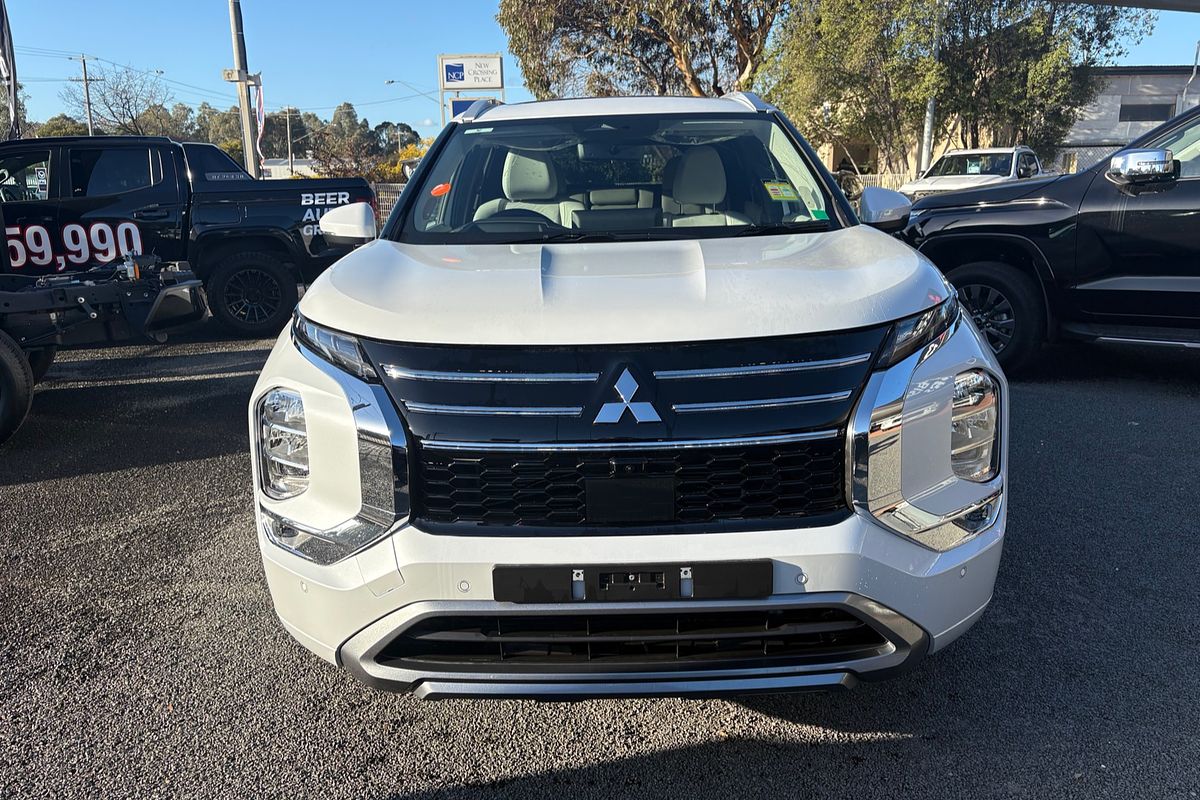 2025 Mitsubishi Outlander Exceed ZM