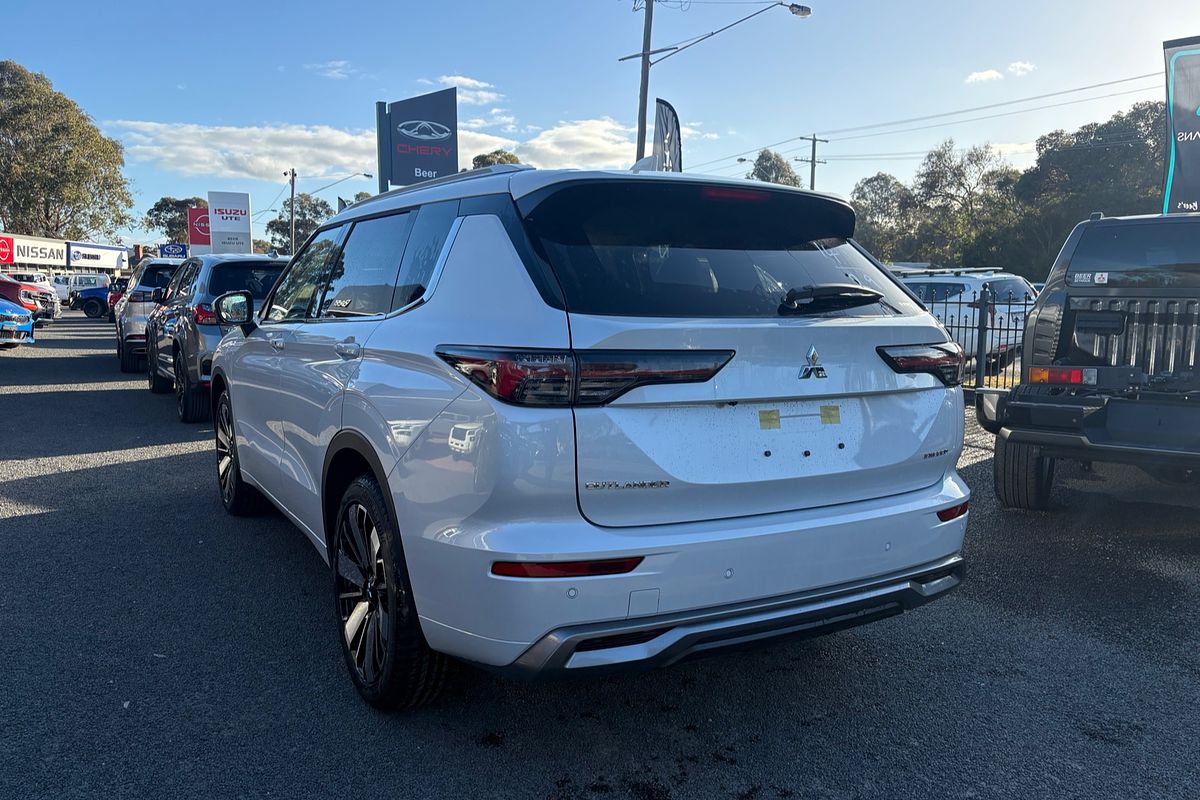 2025 Mitsubishi Outlander Exceed ZM