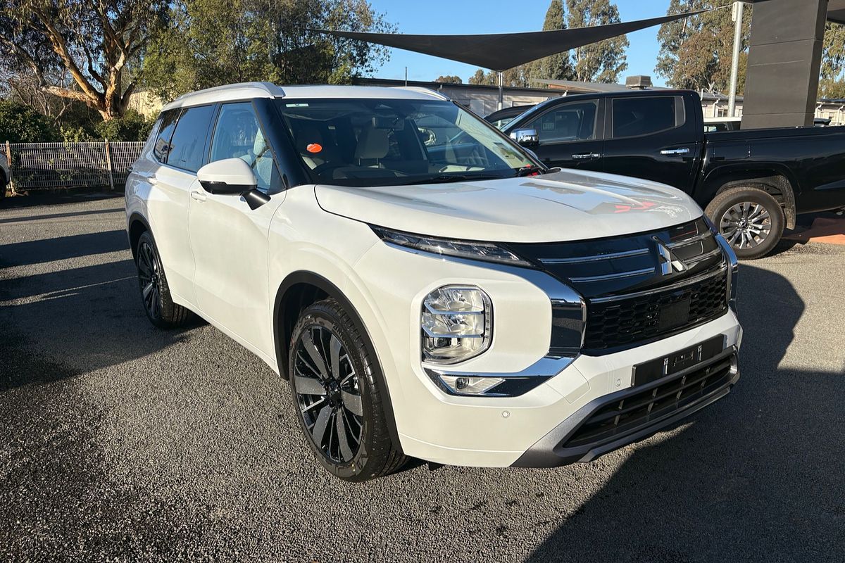 2025 Mitsubishi Outlander Exceed ZM
