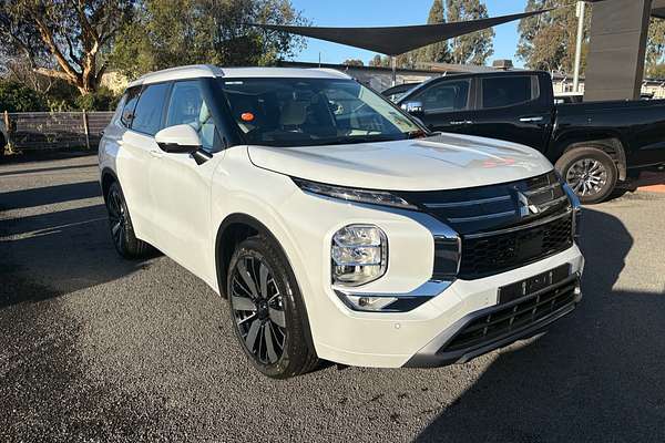 2025 Mitsubishi Outlander Exceed ZM