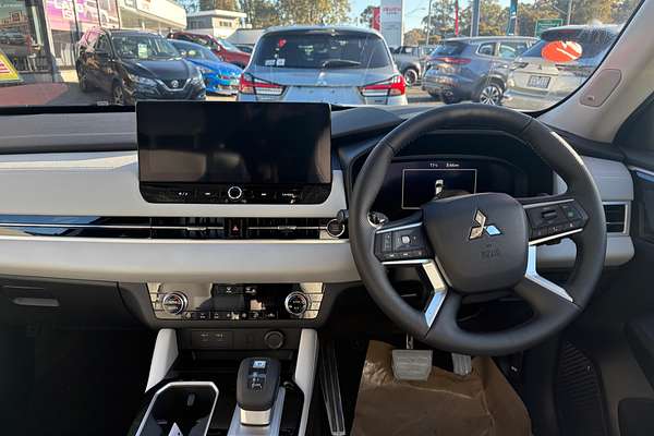 2025 Mitsubishi Outlander Exceed ZM