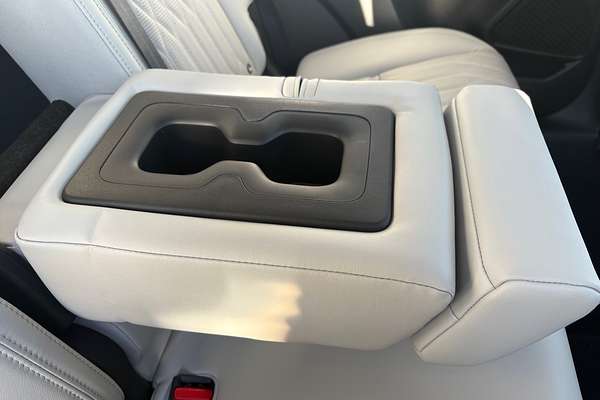 2025 Mitsubishi Outlander Exceed ZM