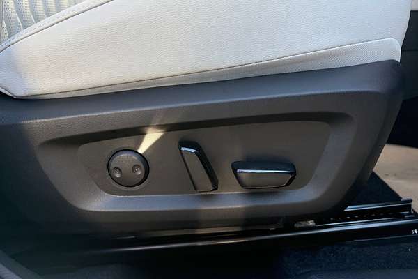 2025 Mitsubishi Outlander Exceed ZM