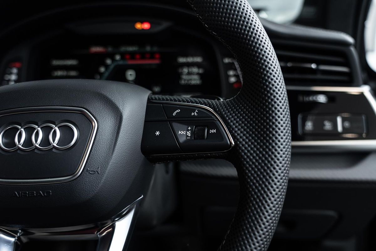 2025 Audi SQ7 TFSI 4M
