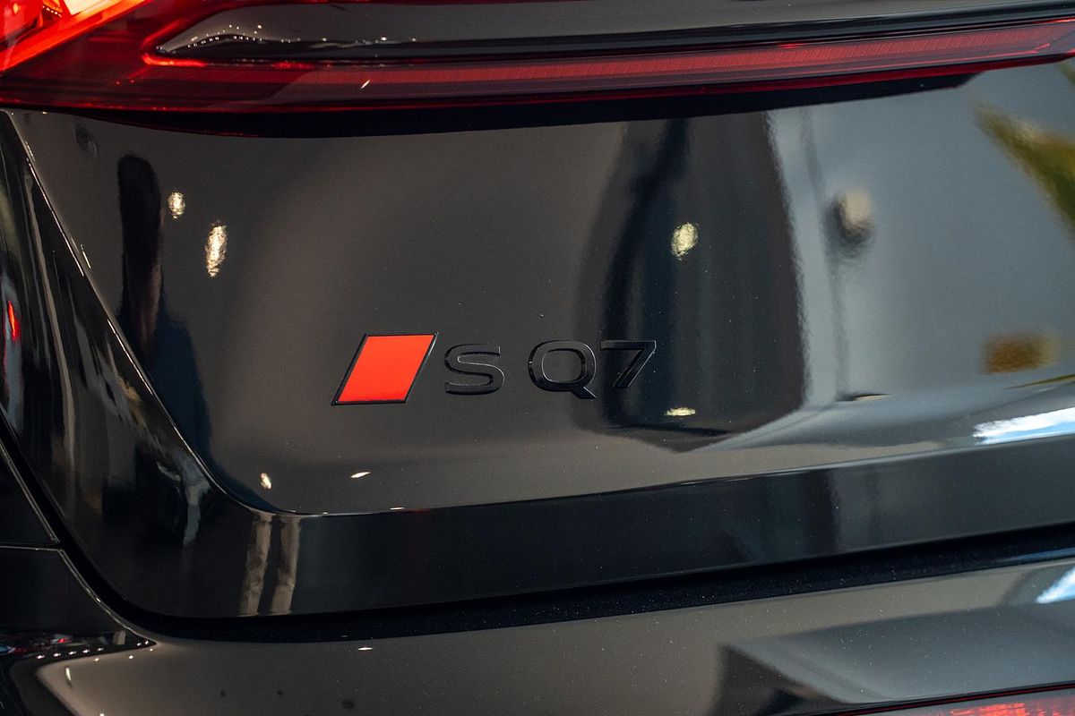 2025 Audi SQ7 TFSI 4M