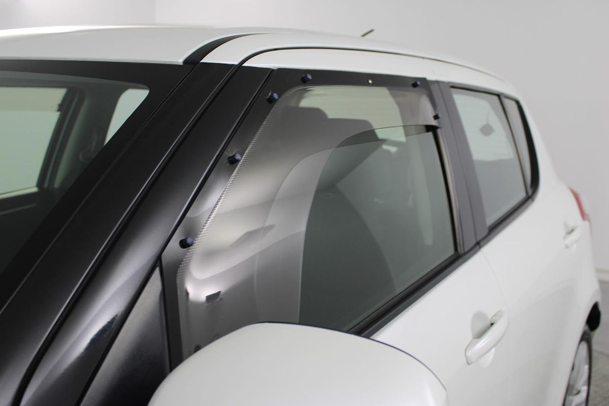 2016 Suzuki Swift GL Navigator FZ