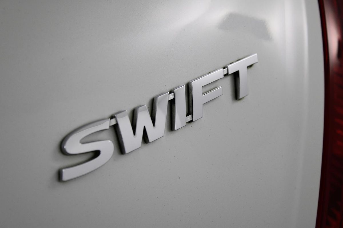2016 Suzuki Swift GL Navigator FZ