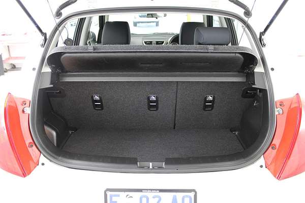 2016 Suzuki Swift GL Navigator FZ