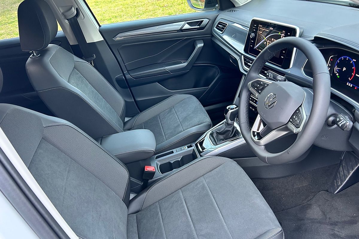 2025 Volkswagen T-Roc 110TSI Style D11