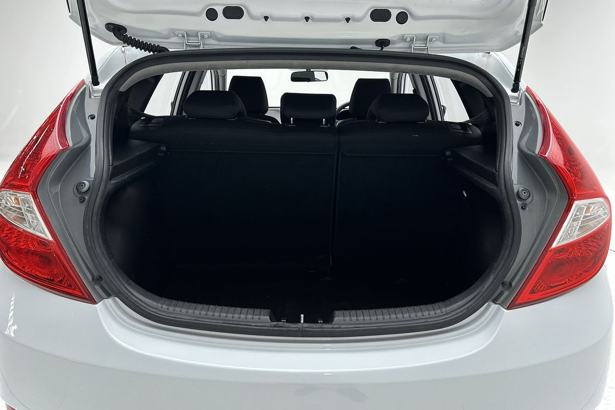2016 Hyundai Accent Active RB4