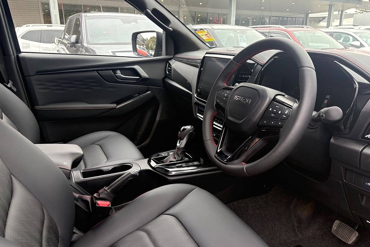 2025 Isuzu D-MAX X-TERRAIN 4X4