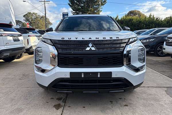 2023 Mitsubishi Outlander LS Black Edition ZM