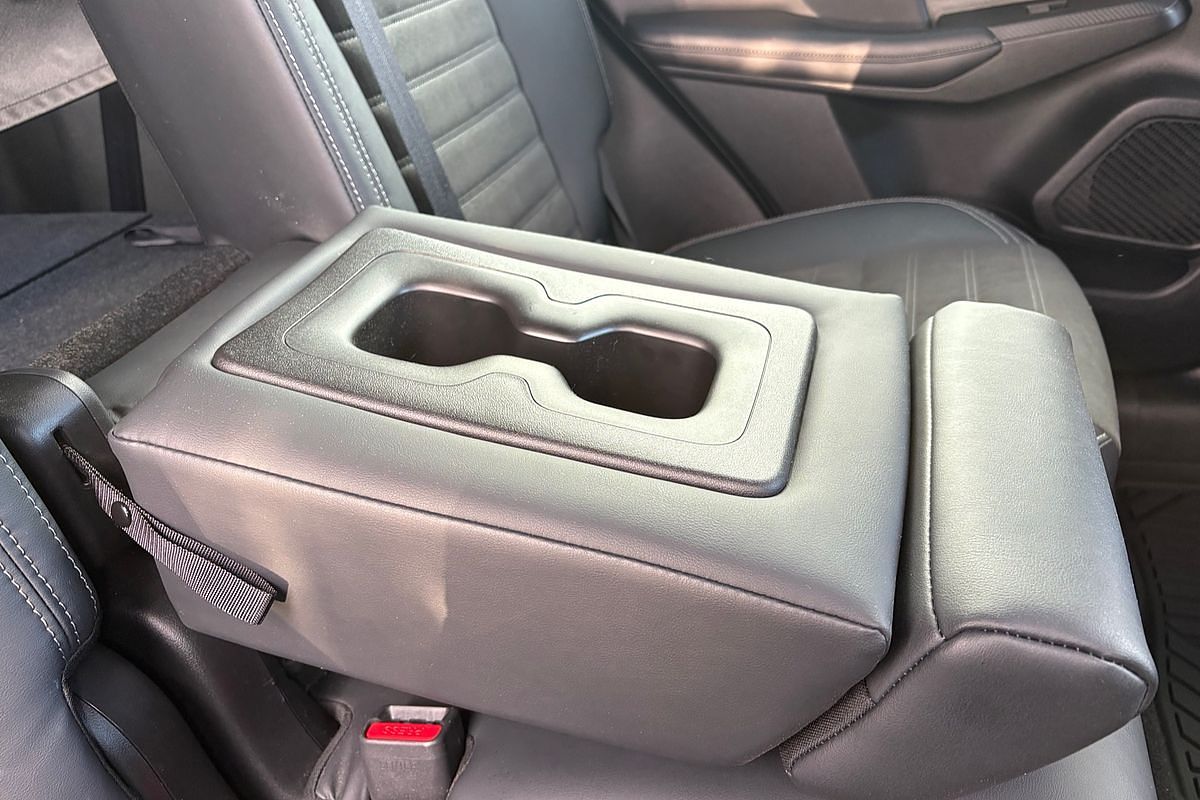 2023 Mitsubishi Outlander LS Black Edition ZM