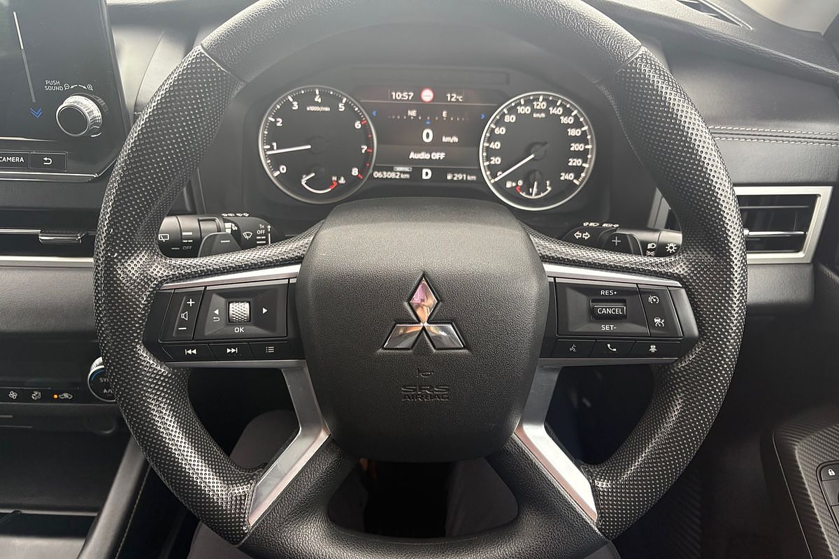 2022 Mitsubishi Outlander ES ZM