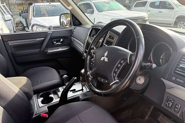 2017 Mitsubishi Pajero GLX NX