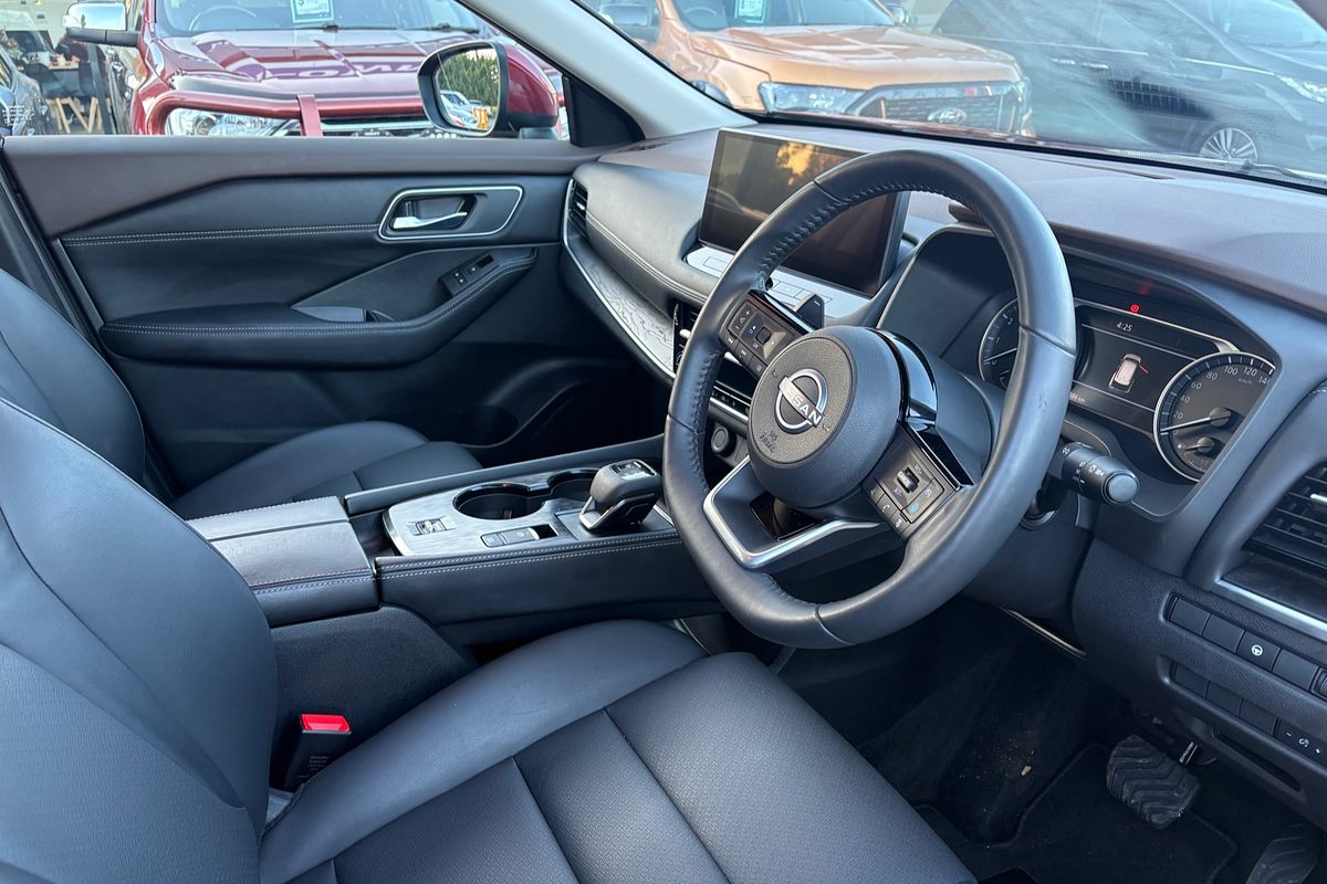 2024 Nissan X-TRAIL ST-L T33