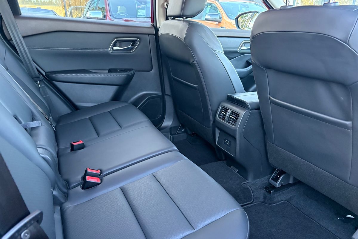2024 Nissan X-TRAIL ST-L T33