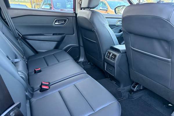 2024 Nissan X-TRAIL ST-L T33