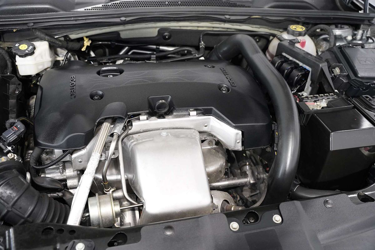 2020 Holden Commodore LT ZB