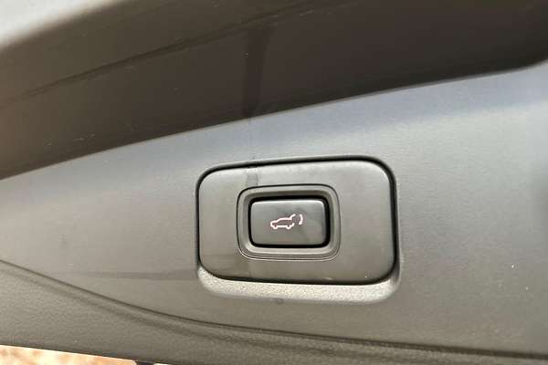 2024 Isuzu MU-X LS-U