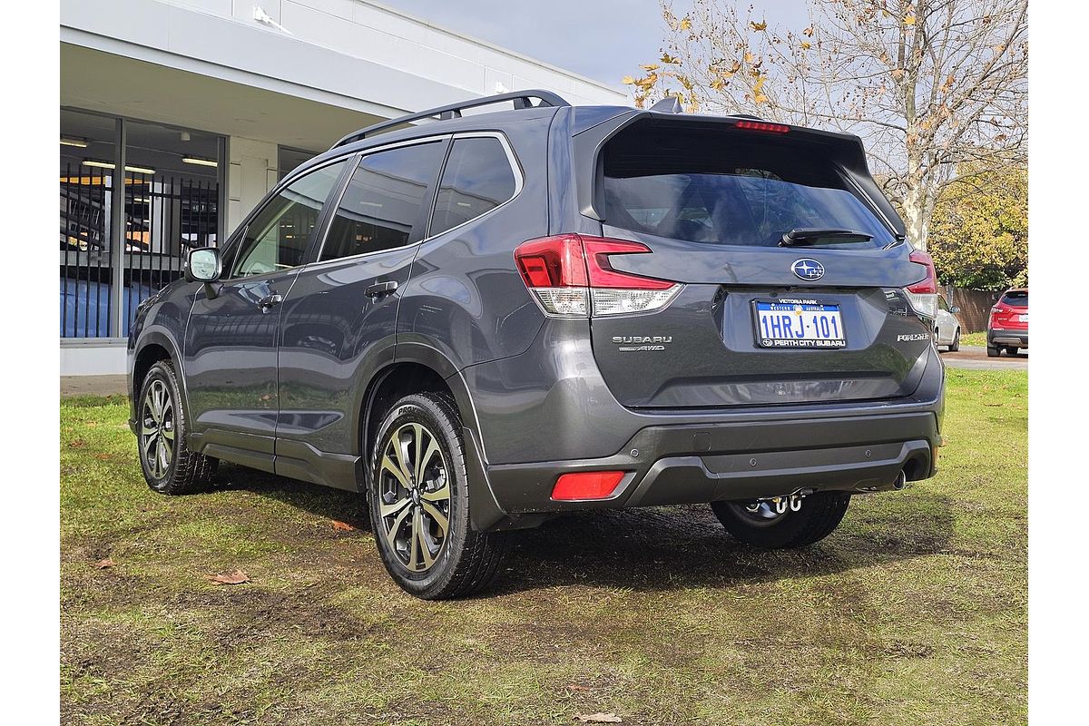 2022 Subaru Forester 2.5i Premium S5