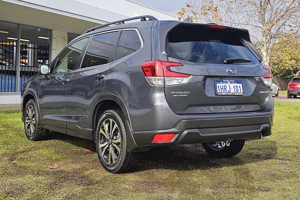 2022 Subaru Forester 2.5i Premium S5