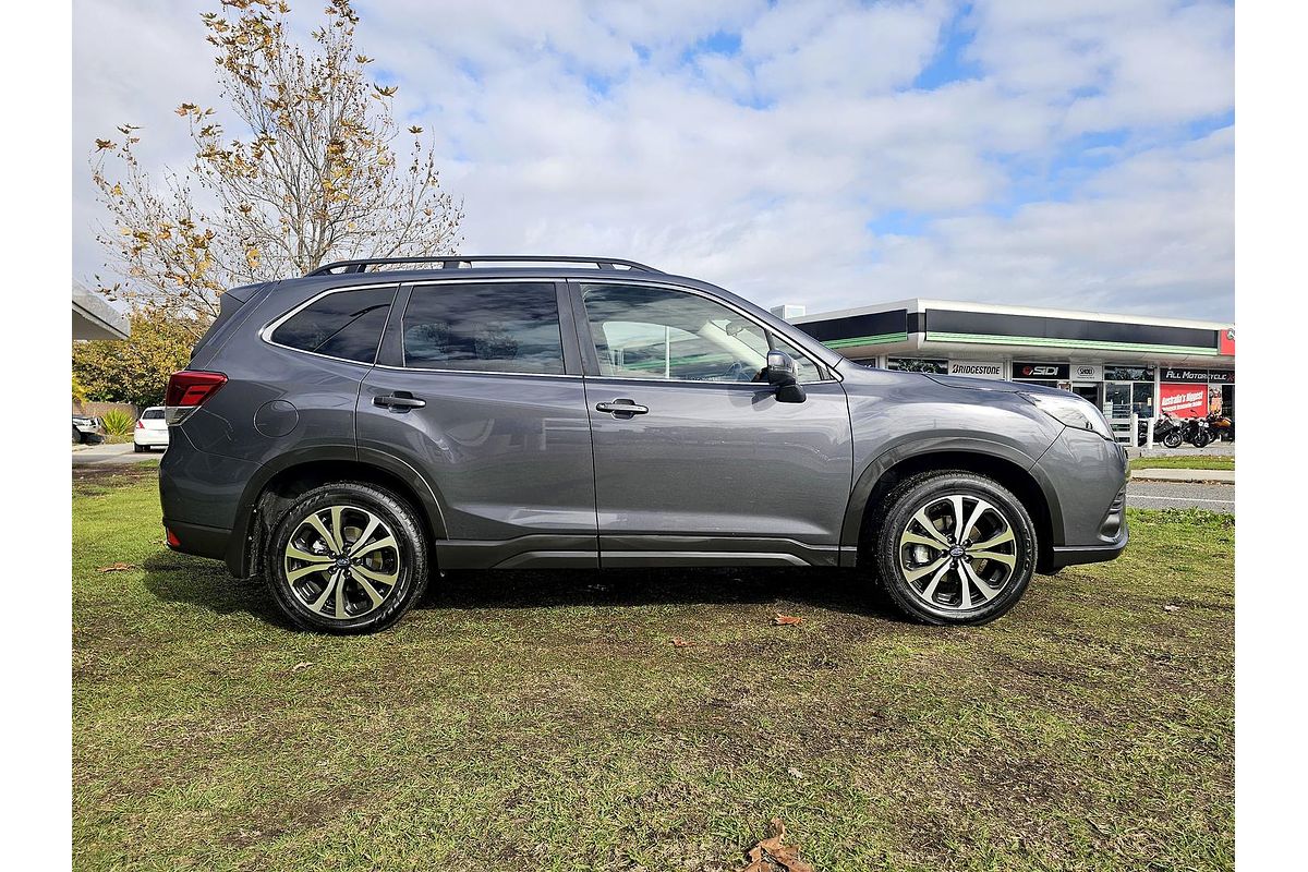 2022 Subaru Forester 2.5i Premium S5
