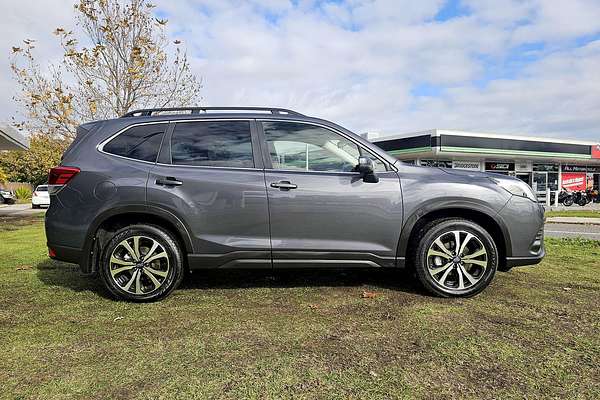 2022 Subaru Forester 2.5i Premium S5