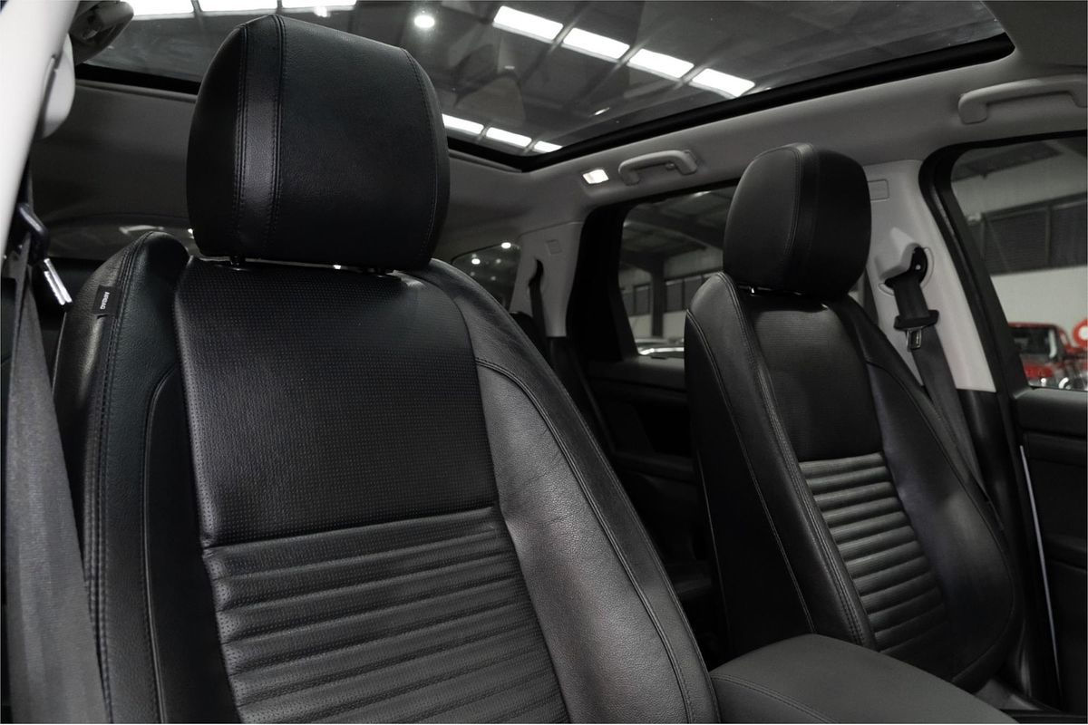 2019 Land Rover Discovery Sport D150 S L550