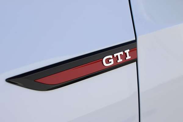 2021 Volkswagen Golf GTI 8