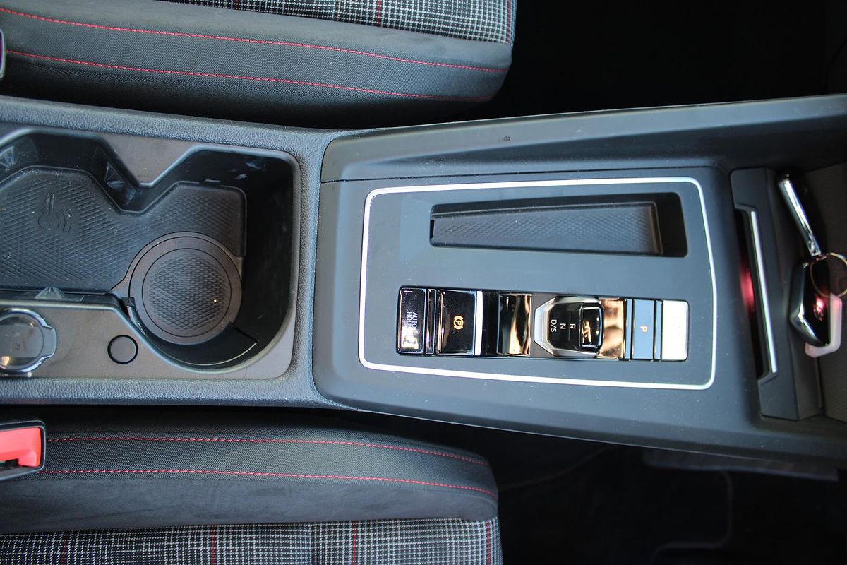 2021 Volkswagen Golf GTI 8