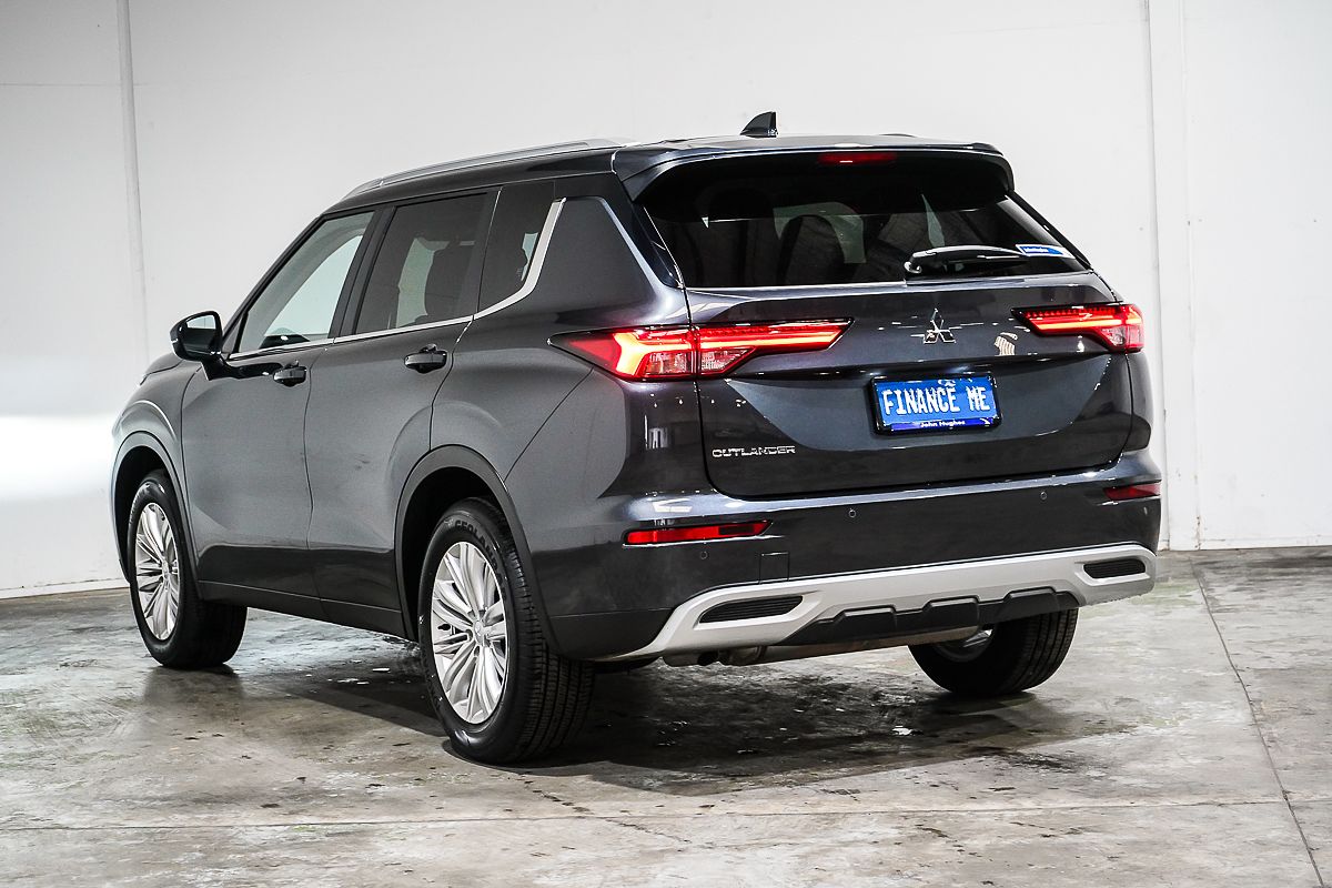2024 Mitsubishi Outlander LS ZM