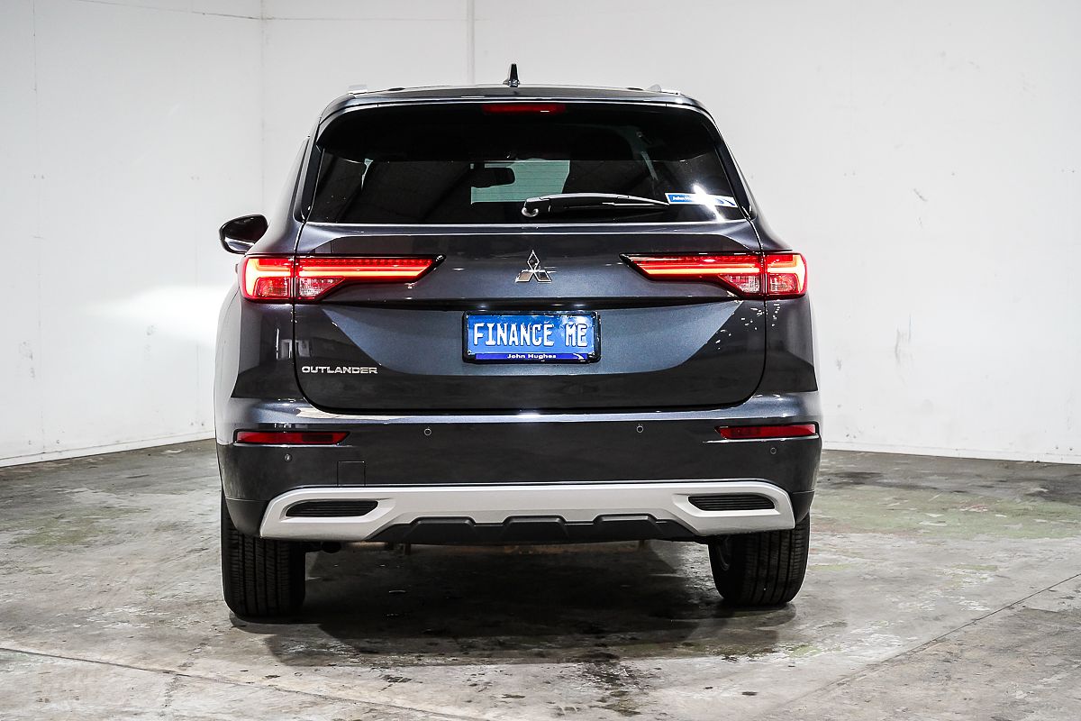 2024 Mitsubishi Outlander LS ZM